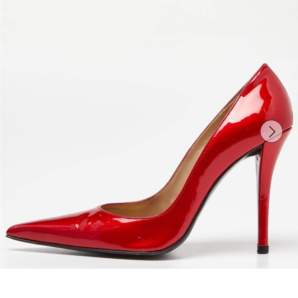 Gorgeous and Luxury cherry red patent leather Stuart Weitzman heels EUC size 7